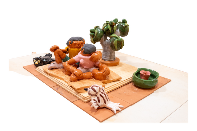 Pareja de enamorados bajo un almendro