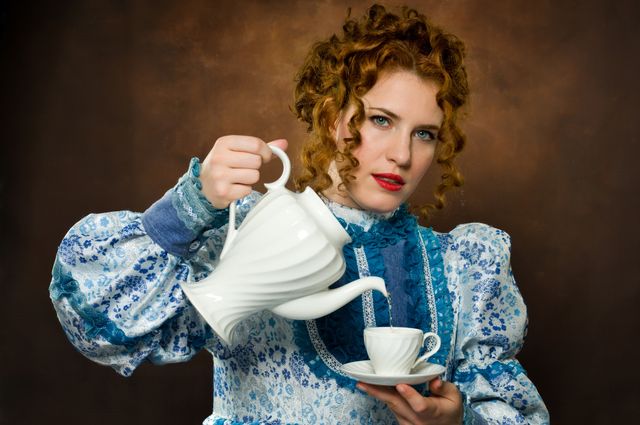 Alicia a la hora del té